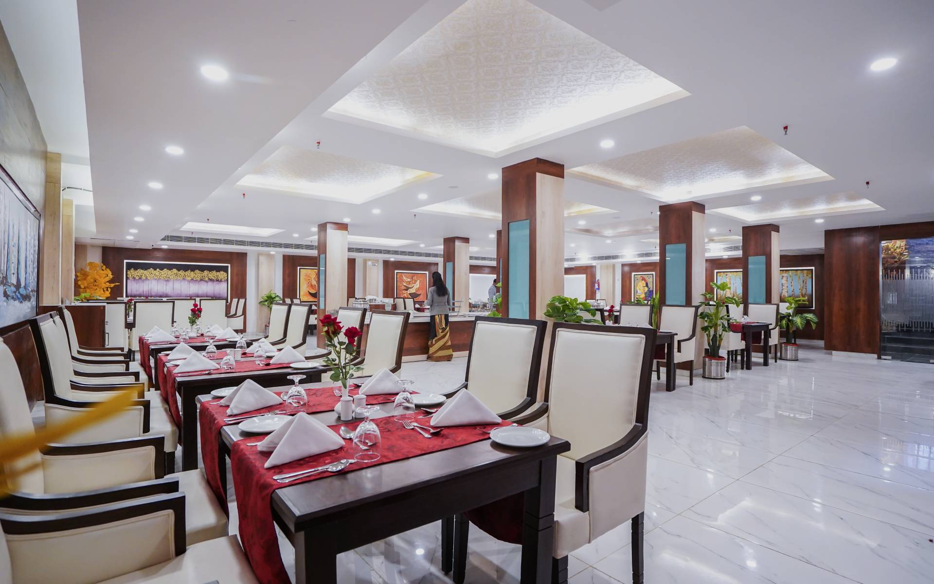 Dining hotel in Lucknow